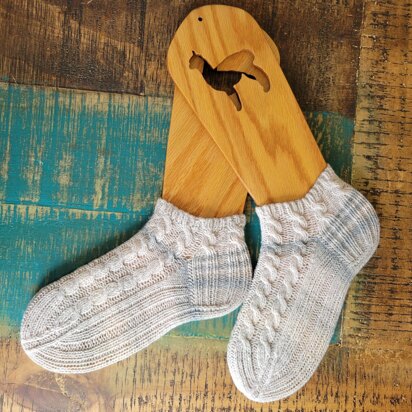 Fabled Cables socks - knitting pattern
