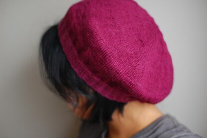 Lightweight raspberry beret