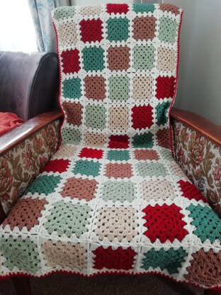 Classic granny square throw