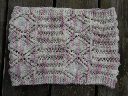 Diamonds in Harmony Cowl