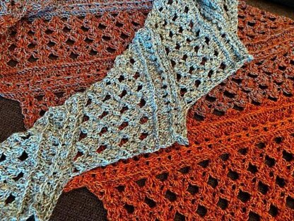 Triangular Scarf "Rhoxane"