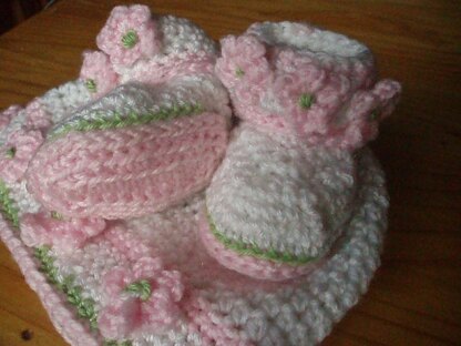 Rosy Posy Baby Booties and Hat