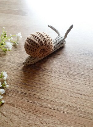 Edward the snail - critter stitch crochet pattern / amigurumi