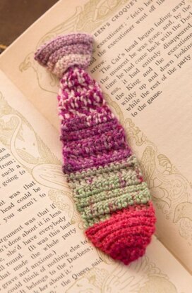 Tie Bookmark in Red Heart Heart & Sole - LW4268