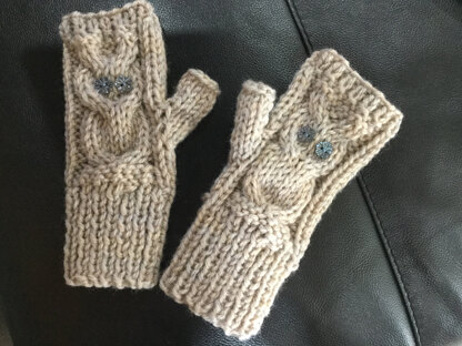 Owl fingerless mitts 5 sizes