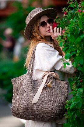 Large summer raffia bag