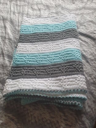 Diamond bobble blanket