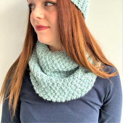 'Glacier Blue' Cowl