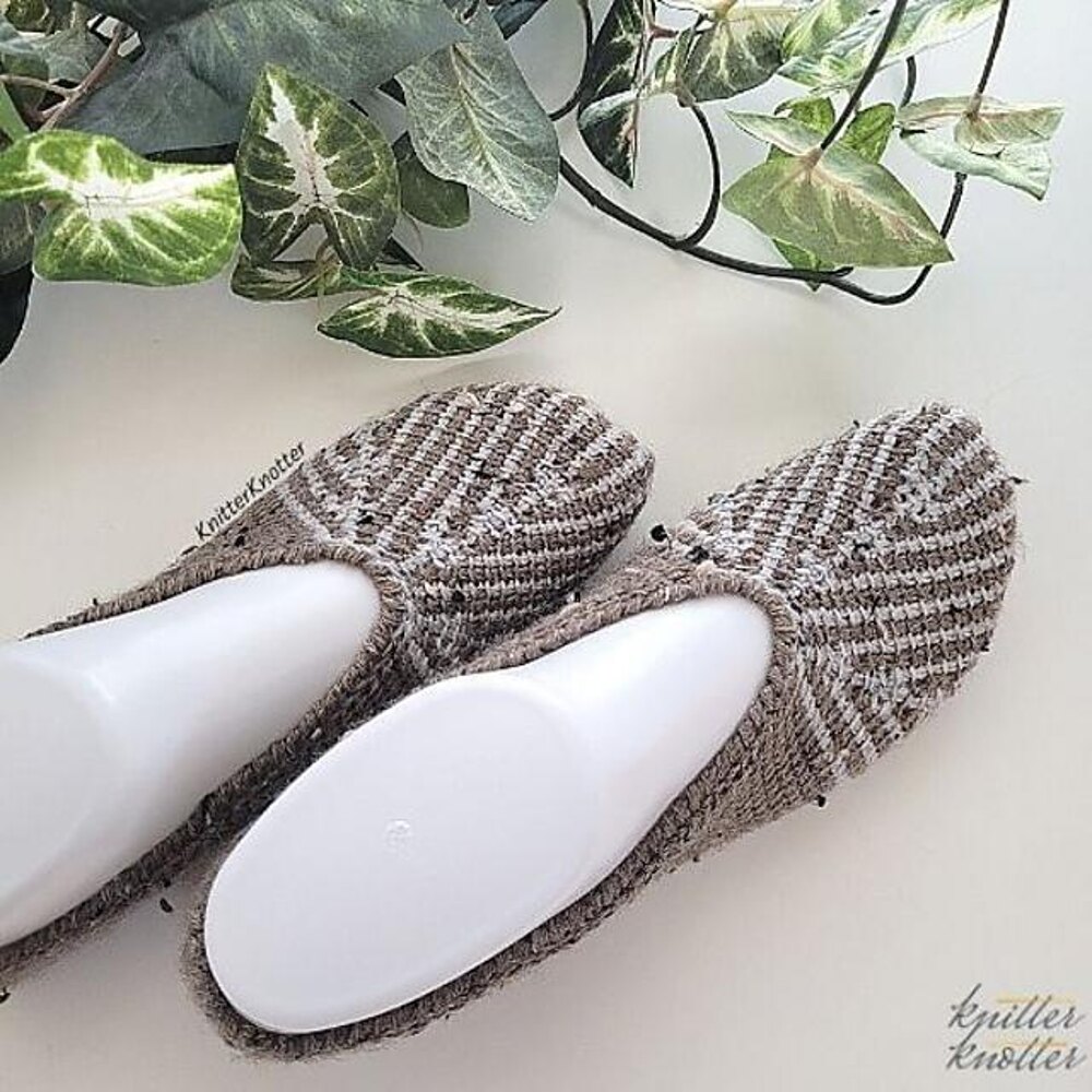 Crochet best sale indoor slippers