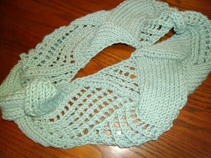 Entrelace Made Chunky with Lace