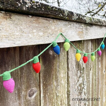 Twinkle Lights Garland Amigurumi Crochet Pattern by erinmaycrochet