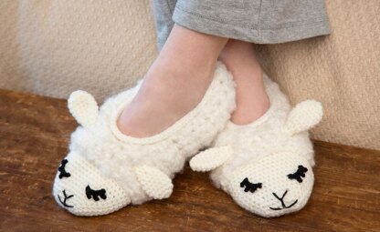 Sheepy Slippers in Red Heart Light & Lofty - LW3724