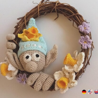 Easter Wreath Garden Gnome