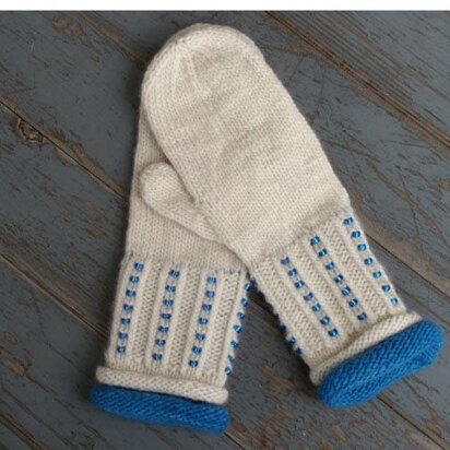 Tilda Mittens - knitting pattern