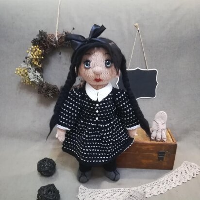Toy knitting patterns, Wednesday doll