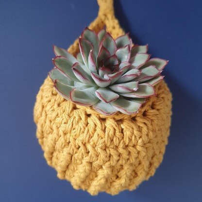 Ribbed Hanging Plant Pouch