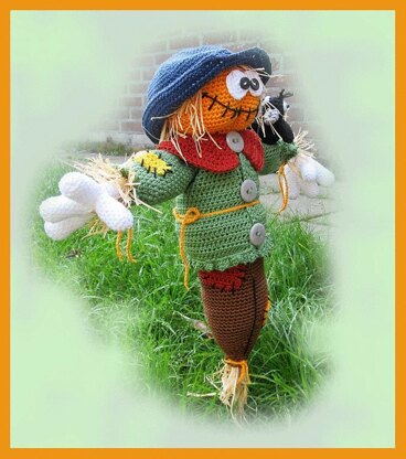Scarecrow Loki amigurumi doll halloween