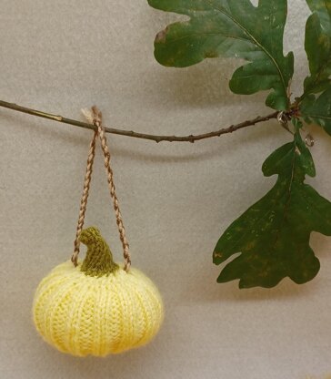 PDF Munchkin Pumpkin KNITTING PATTERN Autumn Decoration/Garland Dk Hanging Decoration Bauble Halloween Fall Autumn Cute