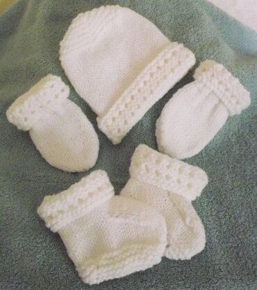 White Baby Hat Mittens bootie set