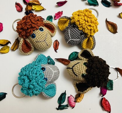 Amigurumi sheep keychain