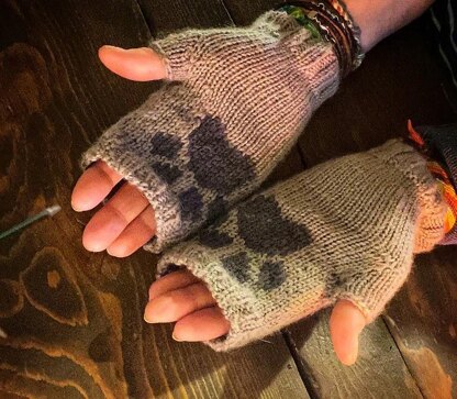 Paw Print Glove