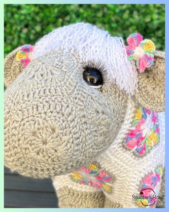 Ewelizabeth the African Flower sheep