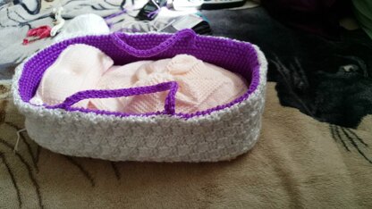 Dolls Bassinet