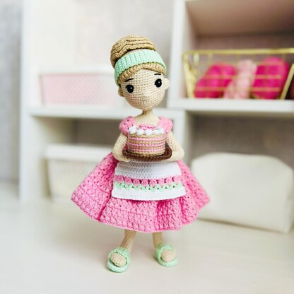 Amigurumi doll, crochet doll with clothes, doll dress crochet pattern, Miss 1950s