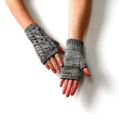 Cabled Delight Mitts