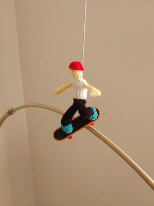 Skateboarder Tommy Gurumi