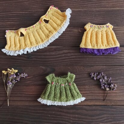 Tiny dress with embroidery