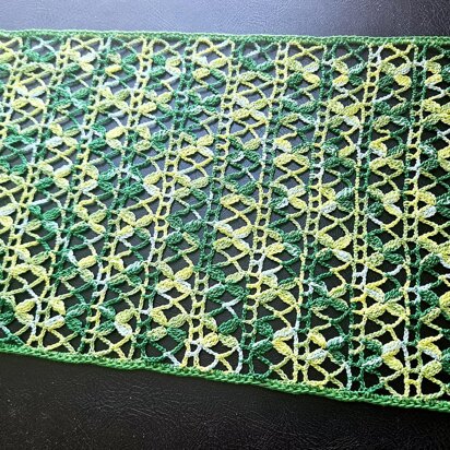 Clover Table Runner