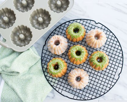 Nordic Ware Anniversary Bundtlette Pan Gold