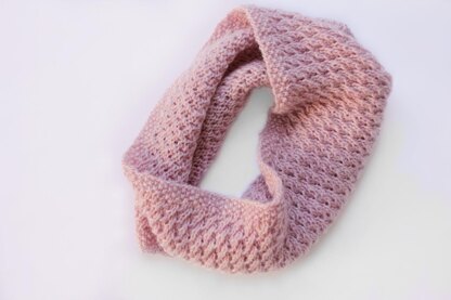 Twisted Love Cowl