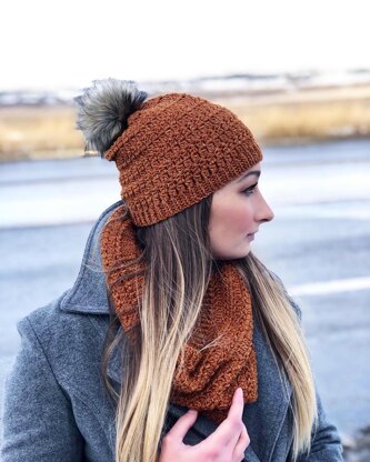 The Top Stitch Toque and Cowl