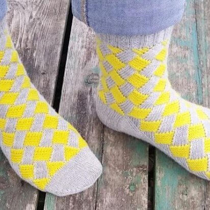 Parallel module socks - knitting pattern