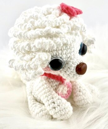Snowberry the Poodle – Amigurumi Crochet Pattern Available in English and Portuguese