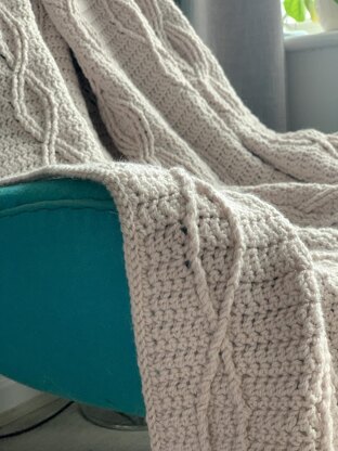 Triptych Twist Cable Blanket