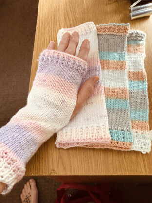 Easy wear cotton gloves