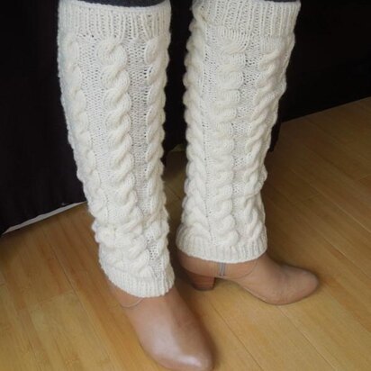Traditional Cable Patterned Legwarmers