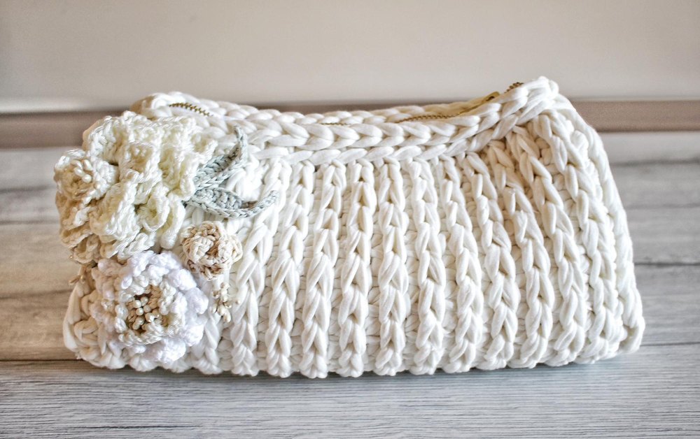 Wedding Bag with Flowers Crochet pattern by Hott Knots