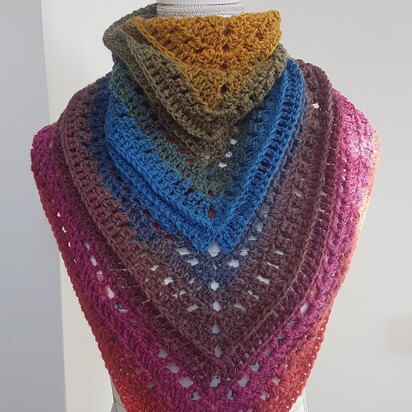 Ebb and Flow Triangle Scarf