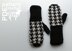 Crochet Houndstooth Mittens (2016007)