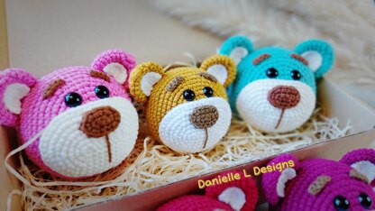 Teddy amigurumi keychain