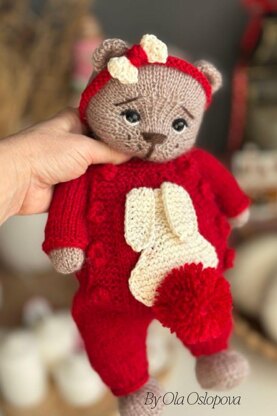 Knitting Teddy Bear Pattern with Clothes