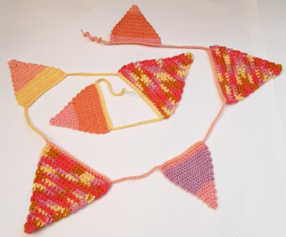 Super Simple Crochet Bunting