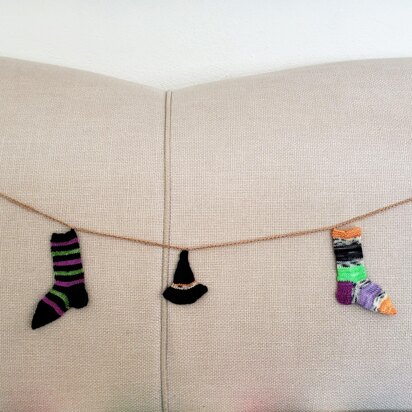Wee Witchy Charms Garland