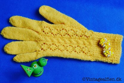 Vintage gloves: Alexandrine