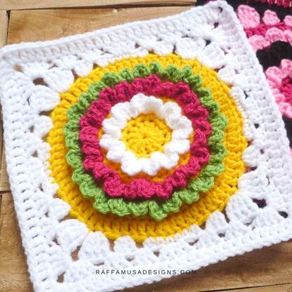 Ruffle Flower Square