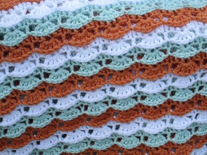 Wavy Shells Blanket